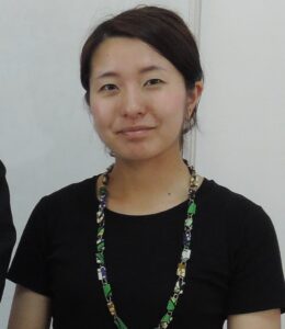 桐越 仁美